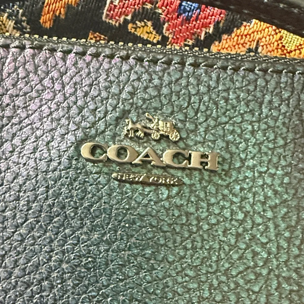Rare Coach Holographic Green Purple Shift Leather Corner Zip Wristlet - Picture 9 of 12